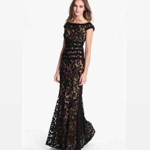 Tadashi Shoji Embroidered Boatneck Capsleeve Gown